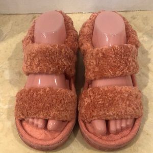 Muk Luks Faux Fur Strappy Sandal Slippers/NWOT
